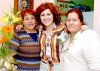 30052007
Gabriela Sosa Urbina, fue despedida de su soltería por su suegra Ma. Elena Rodríguez de González y sus cuñadas Carolina y Gabriela González Rodríguez.