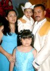 31052007
Jesús Armando Martínez Muñoz, cumplió tres años y por tal motivo le ofrecieron una fiesta organizada por sus papás Armando Martínez, María Muñoz, y su hermanita María Fernanda.