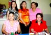 27052007
Lupita García Rosales, Juana Ma. González, Muqui Limones, Edith Mijares y Gloria González, en pasado convivio del Día del Maestro.