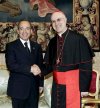 El mandatario se reunió en privado con el secretario de Estado del Vaticano,  el cardenal Tarcisio Bertone.