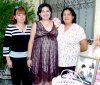 30062007
Odila Vargas de Fernández estuvo acompañada de familiares y amigas, en su fiesta de canastilla.