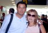 02062007
José Karlos y Quetsy Castillo llegaron a Torreón procedentes de México y los recibieron Mónica Cueto y Juan Carlos Félix.