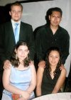 02062007
Toty de Ibarra, Gloria de Martínez, Alicia de González, Ana Luz González y la reina saliente, Loretito de González.