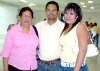 03062007
Silvia Trujillo viajó a San Diego, la despidieron Laura Centeno y Esther Jalife.