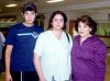 06062007
Martha Salas viajó a Tijuana, la despidieron Lucía Martínez y Gerardo Rodríguez.