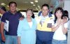 08062007
Salvador Ruedas llegó del DF, lo recibieron Leticia Alba, Gaby Favila y Salvador Ruedas.