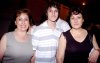 10062007
Eduardo Manzanera, Lupita de Manzanera, Karla, Karen y Daniela Manzanera, captados en reciente convivio.