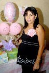 15062007
Mariana Villalobos de Gidi disfrutó de una fiesta de regalos ofrecida por sus amigas Melba, Penélope, Eunice y Elena, para el segundo bebé que espera.