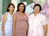 21062007
Eréndira Salinas de Gómez recibió muchas felicitaciones de sus amigas y familiares, con motivo del cercano nacimiento de su bebé.