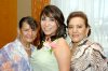 24062007
Amigas y familiares felicitaron a Adriana Palacios López, en la despedida de soltera que le ofrecieron por su próxima boda con Enrique Rivera.