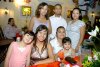 24062007
Ricardo Ramírez y su hija, Manuel Ramírez, en compañía de sus hijos y su nieta Mariel.