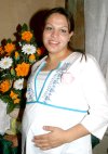 24062007
Elizabeth Álvarez Treviño, en su fiesta de regalos para la bebé que espera.