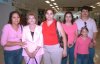 23062007
Ernestina Vidaña viajó a París, la despidieron Guadalupe, Alicia, Lourdes y Jaime.