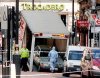 El primer auto, detectado cerca de Piccadilly Circus, era lo suficientemente poderoso como para haber causado “numerosos muertos y heridos” a una hora en la que centenares de personas transitan el área, dijo el jefe de la Policía británica antiterrorismo Peter Clarke.