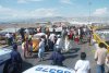 Los participantes en la manifestación, principalmente mujeres y niños, bloquearon en dos ocasiones y por lapsos de diez minutos el carril del Periférico con dirección al bulevar Torreón-Matamoros, lo que ocasionó un caos vial