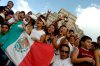 Entre gritos de jubilo de “México, México” y “sí se pudo, sí se pudo”, los asistentes a la zona arqueológica maya festejaron el nombramiento de la Pirámide de Kukulcán como una de las Nuevas Siete Maravillas del Mundo.