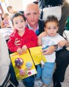 RECORRIDO SOCIAL
Felicidades Papá
Eduardo Bartheneuf con su hijo Eduardo.