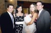 Los novios junto a los amigos del novio.