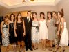 Los novios junto a los amigos del novio.