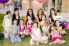 Cumplen 7 y 4 años
Martha Castro de Llama con Martita y Marijose.