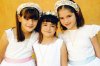 Cumplen 7 y 4 años
Martha Castro de Llama con Martita y Marijose.