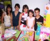 04072007
Sofía Berumen festejó su cuarto cumpleaños junto a su mamá, Magaly de Berumen y sus hermanos Paty, Magaly y Beto Berumen.
