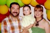 08072007
Pedro Antonio Huerta Pérez junto a sus padres, Pedro y Marcela Huerta, el día que festejó su segundo cumpleaños.