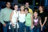 08072007
Carlos y, Alejandra de Rodríguez, Janeth, Paola y Yemile Carlos, Roberto Garza y Claudia Carlos.