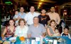08072007
Jesús Wilebaldo Betancourt celebró su cumpleaños con su esposa Graciela Gámez, sus hijos Willy, Osvaldo, Daniel y Eduardo; sus nueras Yéssica y Estrella, así como sus nietos