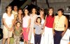 12072007
Ana Sofía Núñez Islas celebró su cumpleaños junto a sus amigas Victoria Viesca, Natalia Góngora, Paloma Rocha, Lily Elizondo, Paty Torres, Marifer Amezcua, Daniela Sánchez y Daniela Hernández.