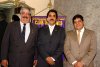08072007
Emigdio Hernández, presidente entrante del Club de Leones de Torreón, acompañado de los integrantes de su mesa directiva, Guillermo Romero y Óscar Soto.