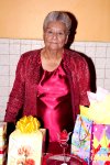 11072007
Antonia Salas Vela de Domínguez celebró sus 80 años de edad, con un alegre convivio familiar.
