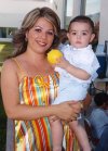 13072007
Anneth y Tarek Cháirez Ramírez festejaron su cuarto y tercer cumpleaños, respectivamente y fueron festejados por su mamá, Sonia Cháirez Ramírez.