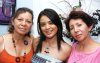 27072007
Mirey Elizalde Alvarado acompañada de Raquel Hernández y Mayela Alvarado de González, anfitrionas de su fiesta pre nupcial.