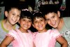 22072007
Francisco Soto Revueltas con sus hijas Hanna y Leah Soto Shea.