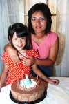 23072007
Marisol Treviño Contreras junto a su mamá, Sulema Contreras de Treviño, el día que festejó su octavo cumpleaños.