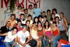 20072007
Gisela Valeria Rivera Esparza, acompañada por algunos de sus amigos en su fiesta de XV años.