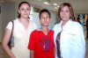 21072007
Josefina Franco, Jesús Salvador y Estela Villa viajaron a Puerto Vallarta.