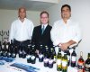 03082007
El Embajador de Australia, Neil Mules (al centro) acompañado de Javier Mata y Hernán Flores.