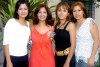 02082007
Gisela Reyes Zavala disfrutó en compañía de sus amigas Saraí, Yadhira y Patricia el festejo que le ofrecieron por su próximo matrimonio.