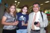 02082007
Antonio Rangel viajó a Veracruz y lo despidieron Enriqueta de Rangel y Alejandra Rangel.