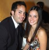 21082007
Óscar y Lourdes, cumplieron 25 años de casados.