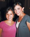Ana Isabel Pérez y Andrea Arenal.