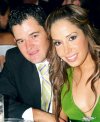 Recibe las aguas del Jordán
Brenda Álvarez-Tostado Vargas, Priscila Álvarez-Tostado de Jaime, Fernando Jaime Gómez con su hijo Fernando Jaime Álvarez-Tostado, el sacerdote Elio Casma Yaveriano, Cristina Rosas de Dovalina  y Luis Dovalina Flores.