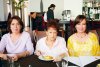 Luis, Pilar y Victoria Salazar.