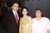 17082007_v_Mónica con sus padres, Jorge Márquez Salazar y Fela Sifuentes de Márquez.
