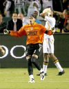 Calero, que lleva siete temporadas con el Pachuca, volvió a surgir en los momentos decisivos y más cuando en la serie de penaltis le paró a Donovan el quinto lanzamiento de Estados Unidos.