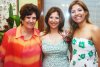 23082007
Claudia García Reynoso junto a su mamá, Aurora Reynoso de García y su hermana, Piedad del Rosario García Reynoso, anfitrionas de su fiesta de despedida.