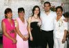 31082007
Claudia Aurora García Reynoso estuvo acompañada por familiares y amigas, en la despedida que le ofrecieron por su próxima boda.
