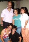 26082007
Nayibe con sus padres, Raúl Sabag Jacobo y Mayela Schroeder y sus hermanos Raúl y Nahir Sabag.